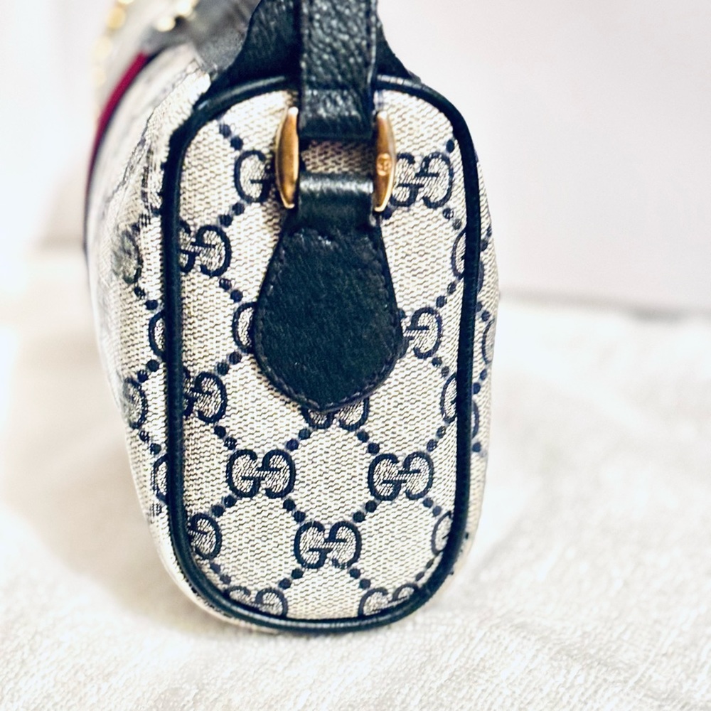 Gucci Crossbody Bag - Picture 14 of 16